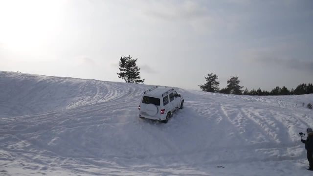 _Шевроле_VS_УАЗ_Патриот__(Баталии_в_снегу)