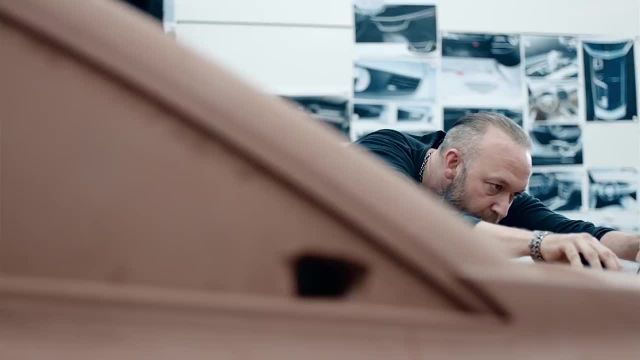 -Ролик с созданием дизайна Geely Atlas