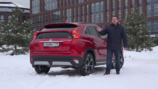 Рулем Внешний вид автомобиляMitsubishi Eclipse Cross