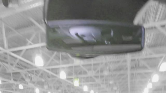 16.01 MR487100 Cadillac Escalade.MOV