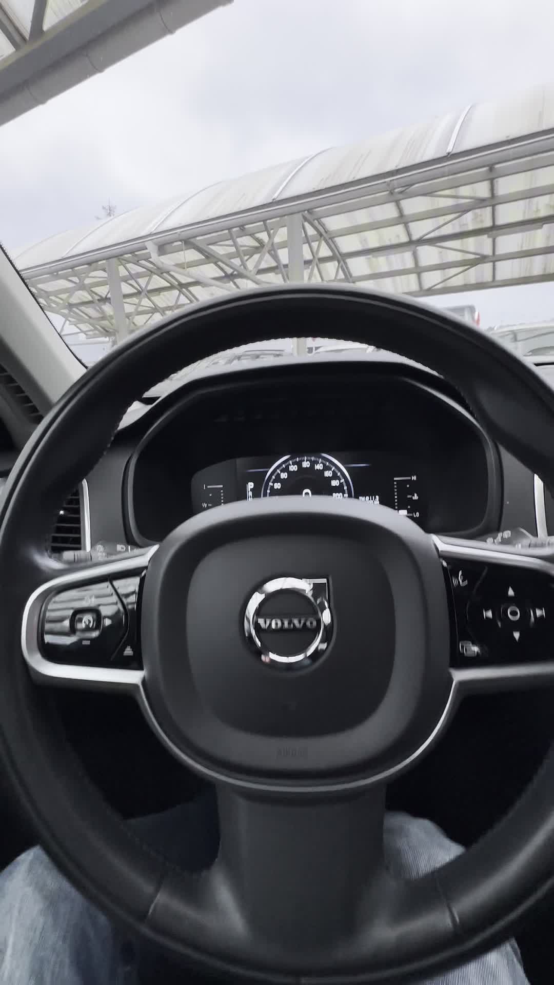 25.03 CK1472162 Volvo XC90.MOV