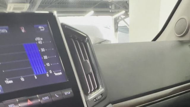 24.03 205805 Toyota LC200.MOV