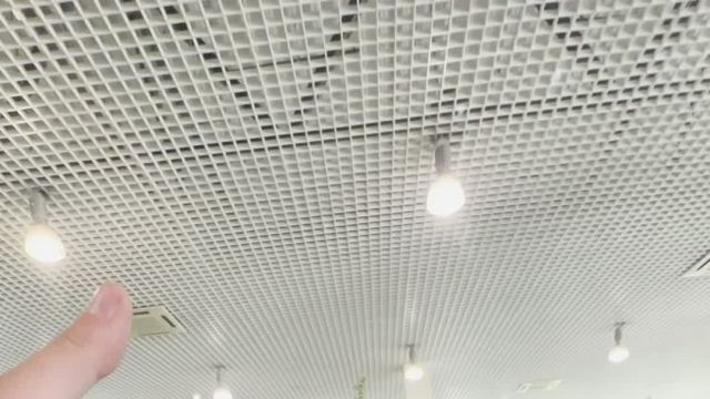 21.04 5L008226 Mercedes-Benz E 200.MOV