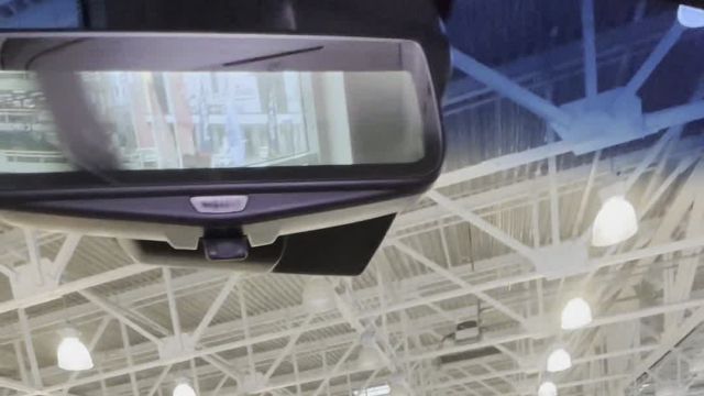 25.04 LR123749 Cadillac Escalade.MOV