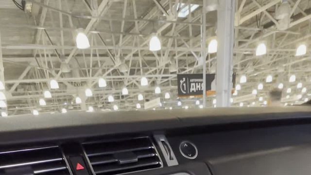 01.05 KA527522 Range Rover Vogue.MOV