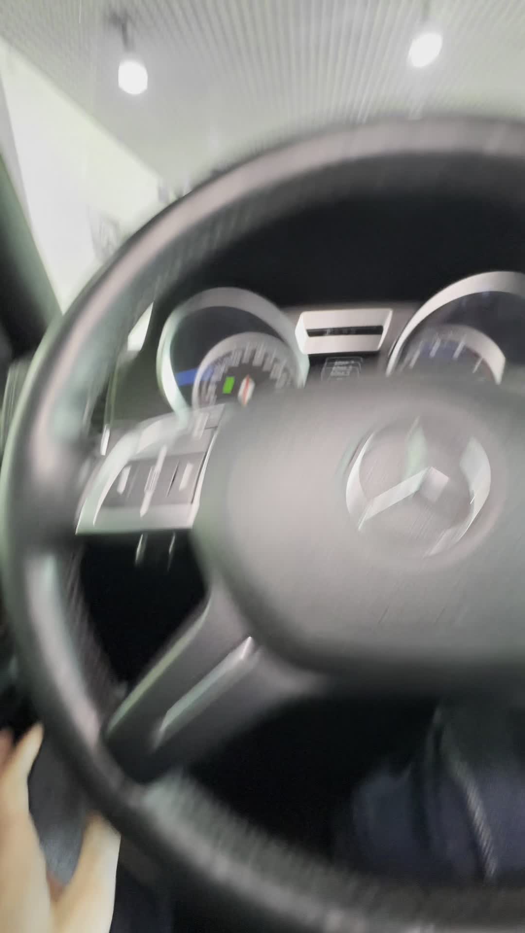 05.05 1X261590 Mercedes-Benz G500.MOV