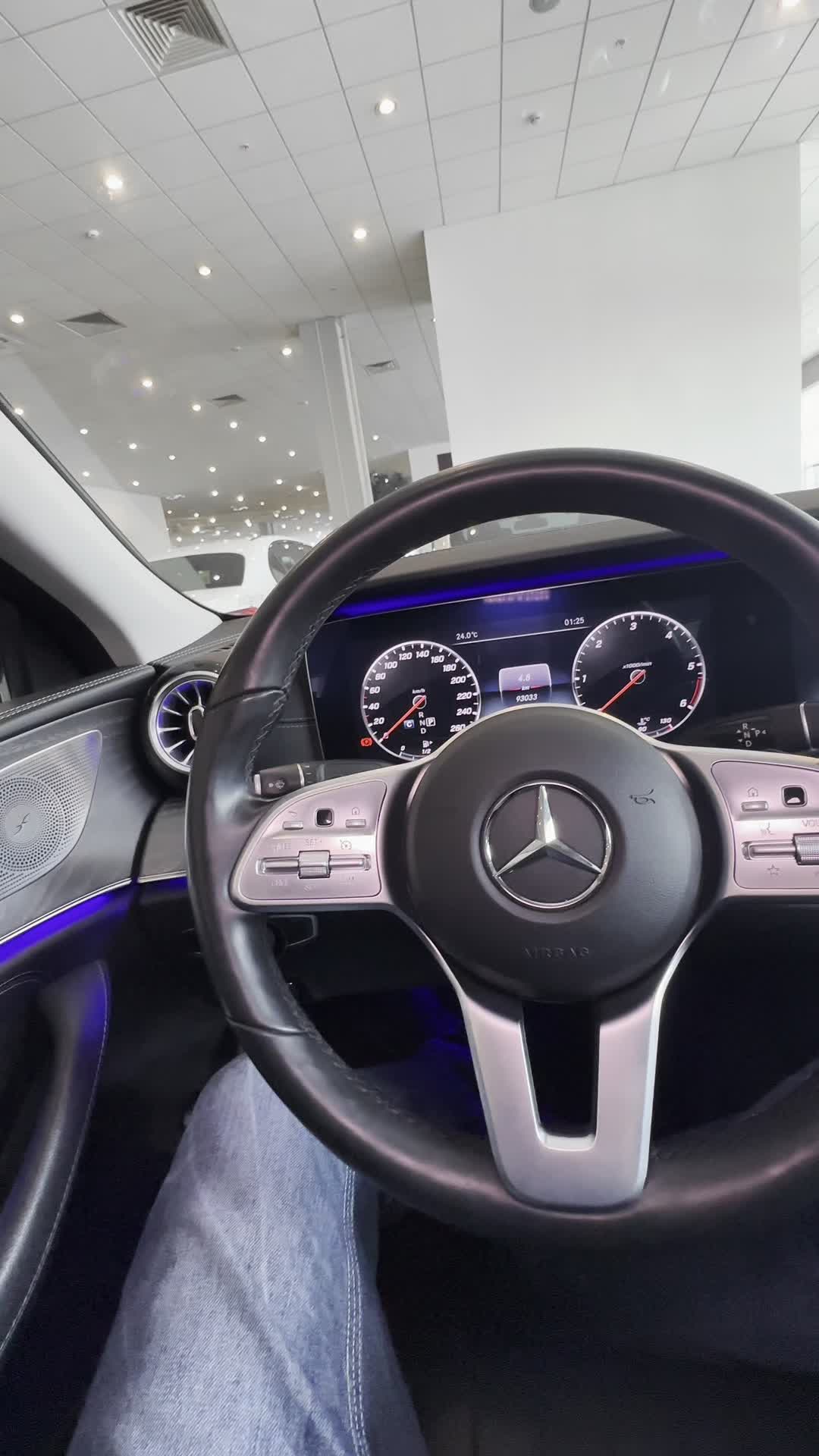 06.05 A040536 Mercedes CLS.MOV