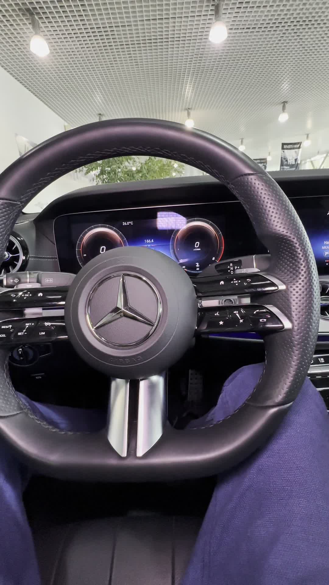 26.05 176023 Mercedes E.MOV