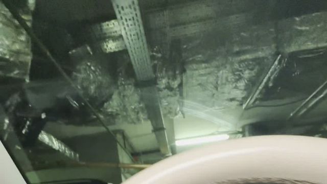 27.05 F159495 Mercedes-Benz E 200.MOV