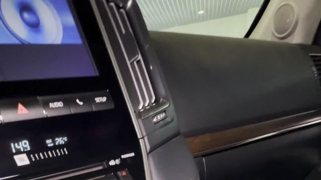 03.06 205648 Toyota LC200.MOV