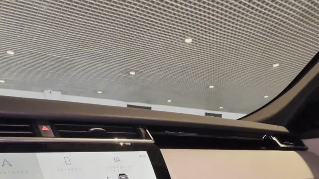 03.06 NA331077 Range Rover Velar.MOV