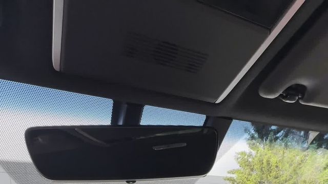 04.06 4004055 Toyota LC300.MOV