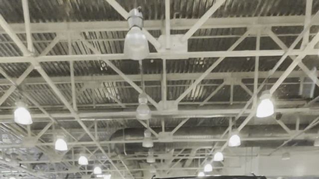 06.06 4218400 Toyota LC200.MOV