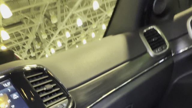 06.06 MC806941 Jeep Grand Cherokee.MOV