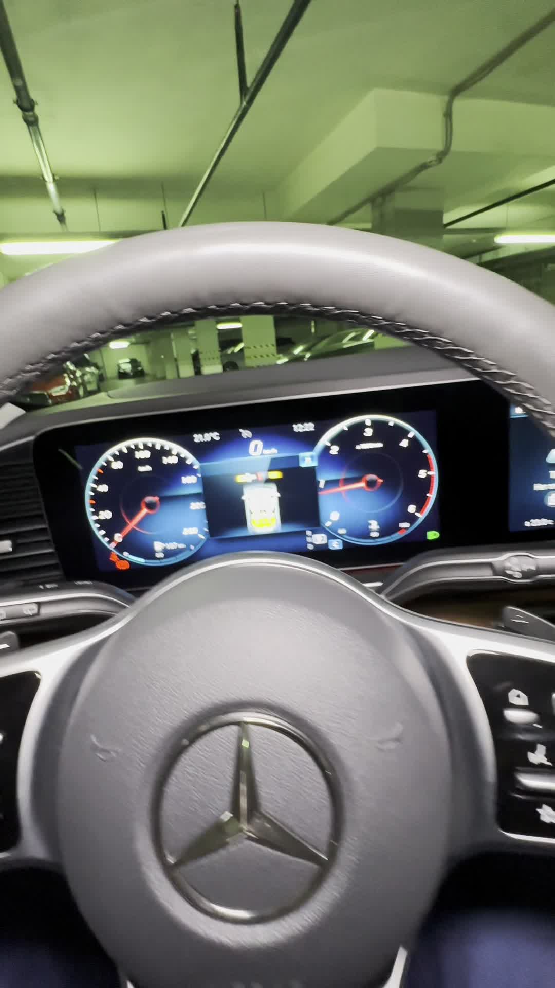 11.06 1A095120 Mercedes GLE.MOV