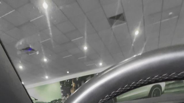 11.06 F117457 Mercedes-Benz E 200.MOV