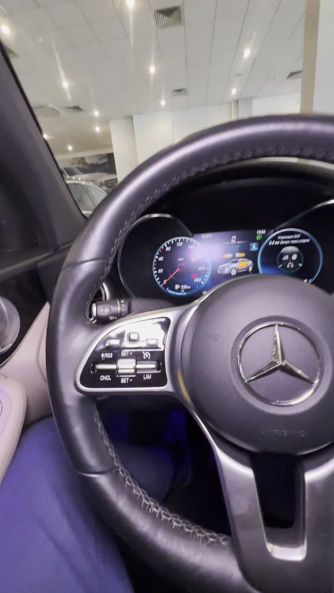 11.06 F772472 Mercedes-Benz GLC 300.MOV