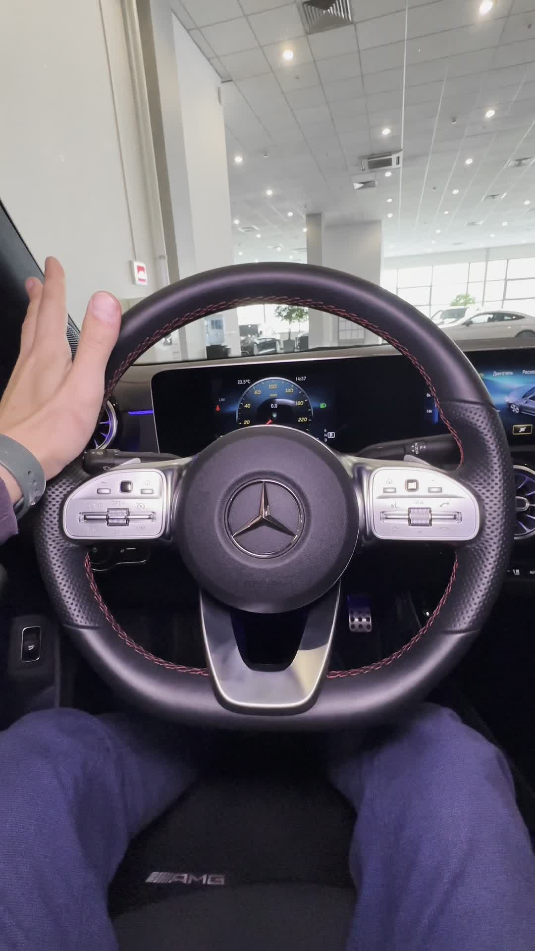 11.06 N112791 Mercedes CLA.MOV
