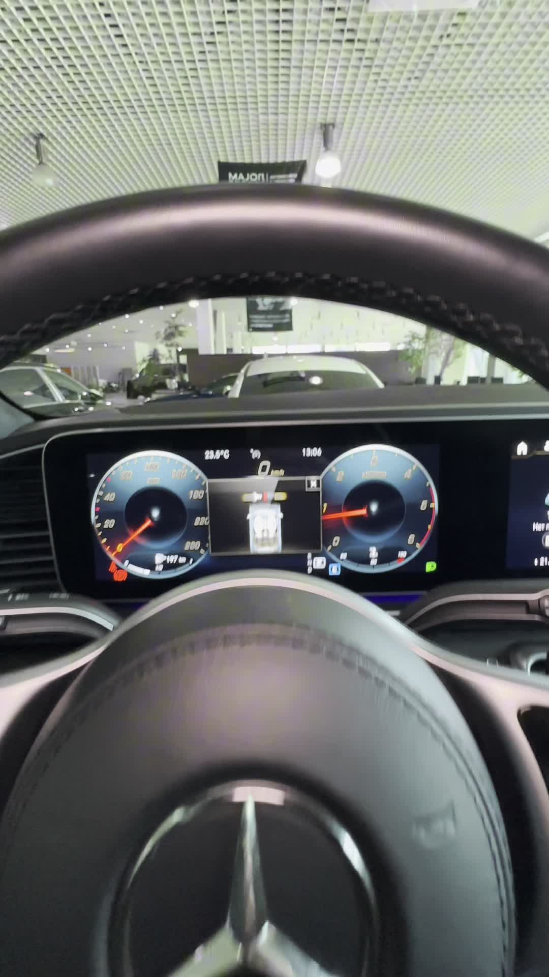 16.06 5L007514 Mercedes GLE.MOV