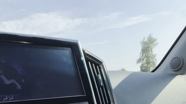 17.06 4289923 Toyota LC200.MOV