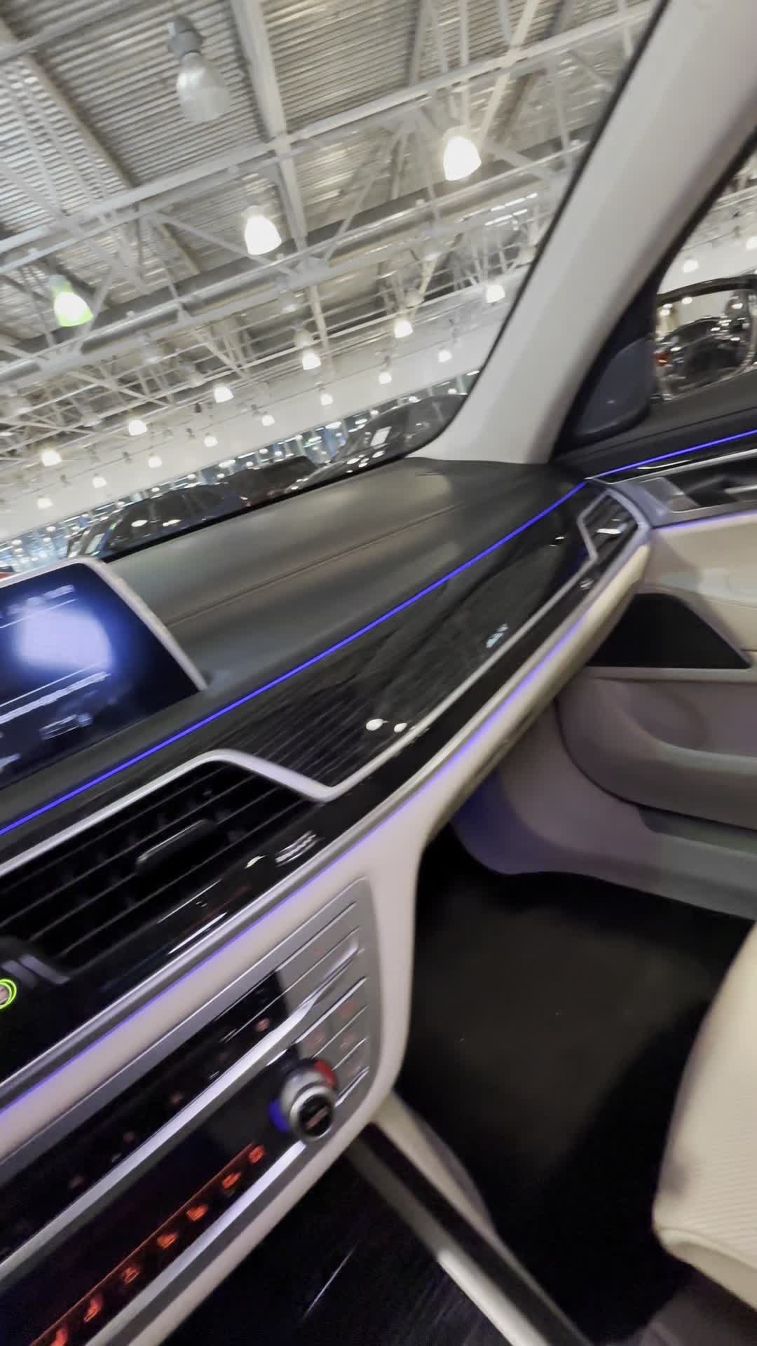 19.06 CG89804 BMW 740Li.MOV