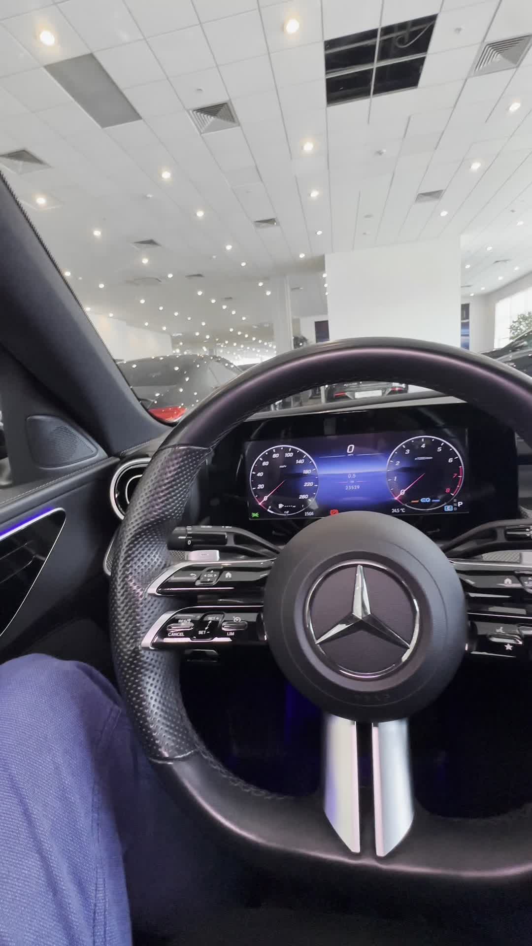 24.06 F028590 Mercedes C.MOV