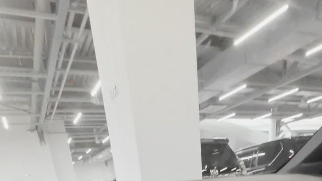 01.07 D041919 Volkswagen Touareg.MOV