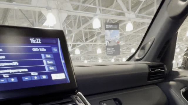 04.07 4003462 Toyota Land Cruiser 300.MOV