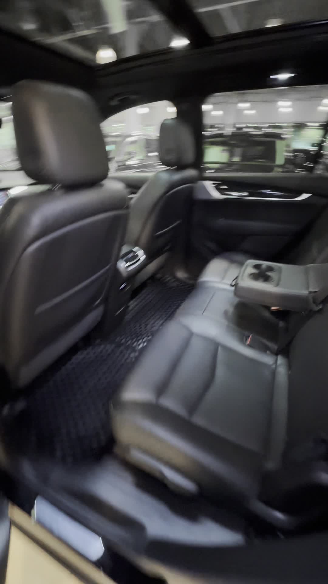 04.07 PA075756 Cadillac XT6 I.MOV