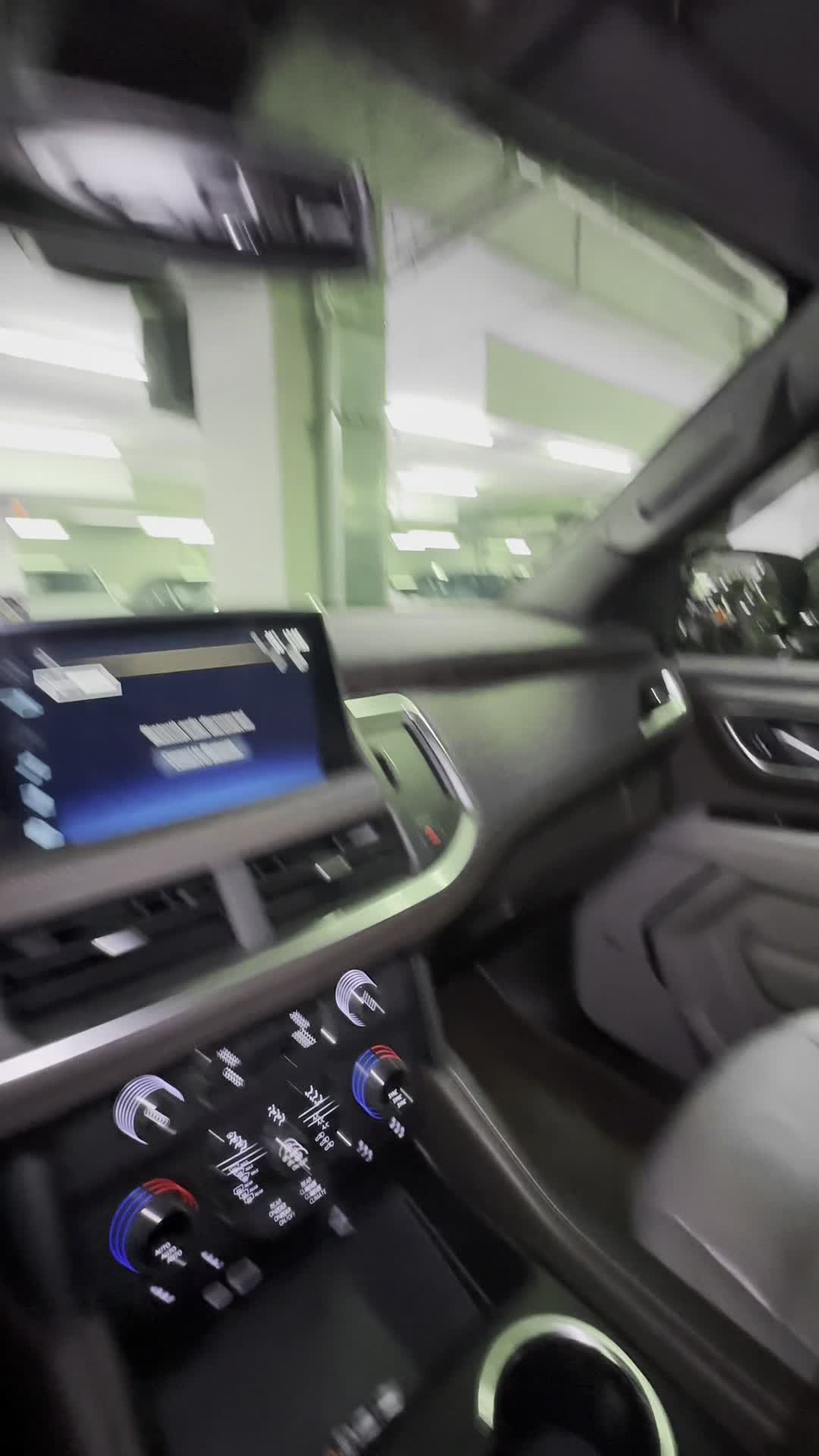 10.07 NR249263 Chevrolet Tahoe V.MOV