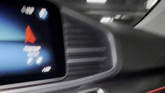 15.07 323280 Mercedes GLE.MOV