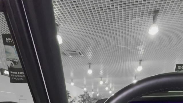 15.07 390054 Mercedes G.MOV