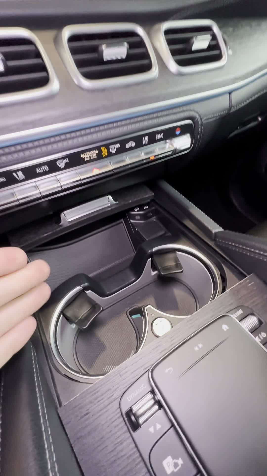 15.07 617915  Mercedes GLE.MOV