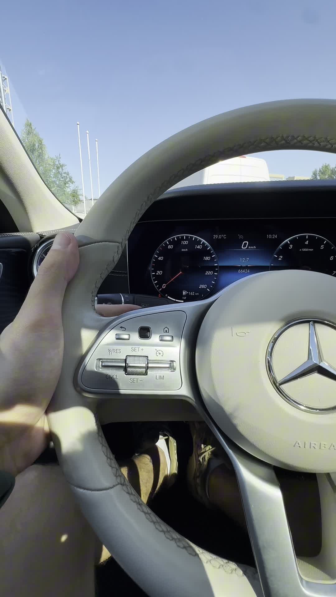 24.07 A091125 Mercedes CLS.MOV