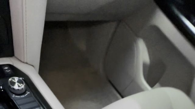 25.07 221535 Toyota Land Cruiser 200.MOV