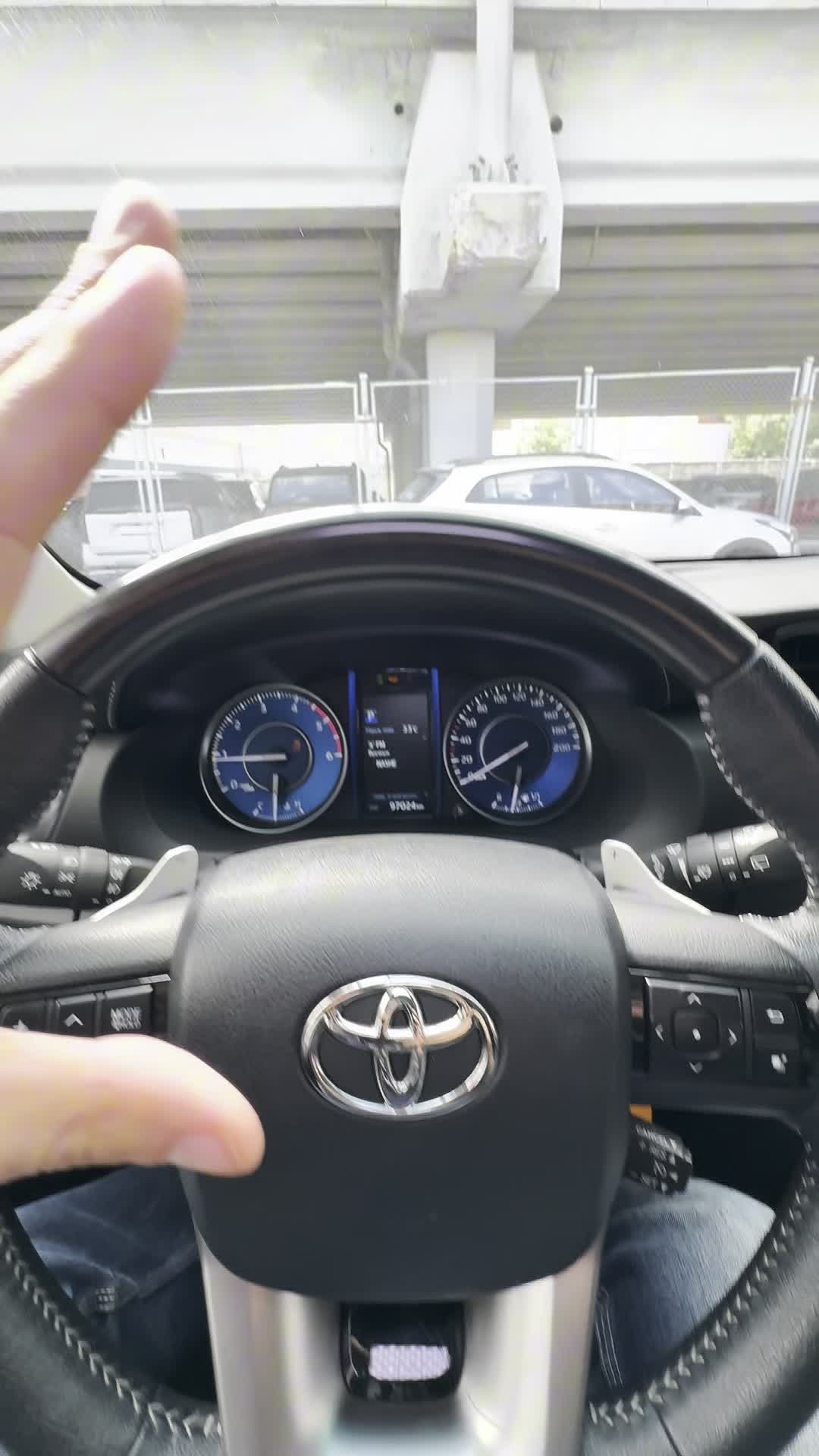 29.07 213986 Toyota Fortuner.MOV