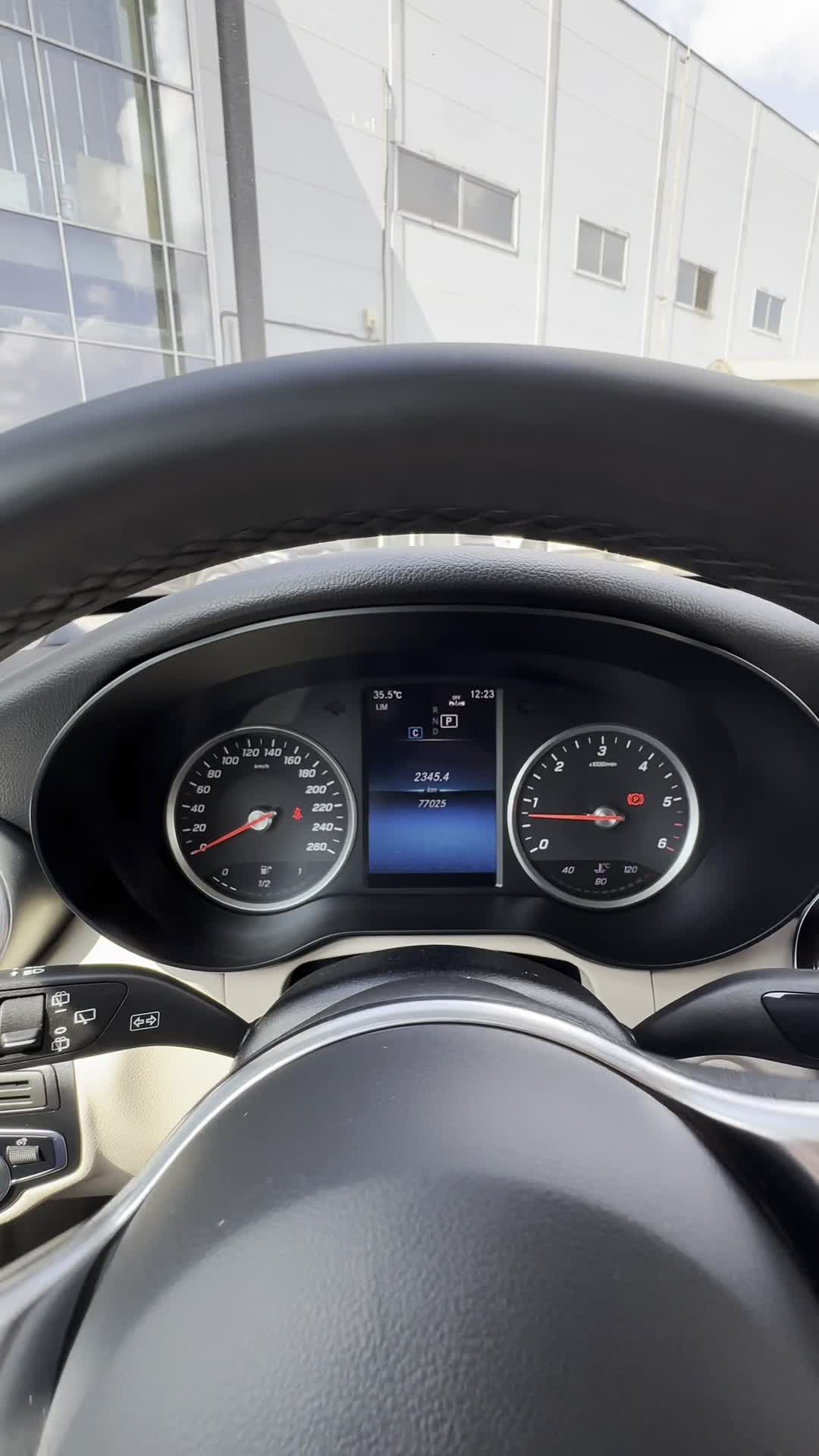 30.07 L004465 Mercedes-Benz GLC.MOV