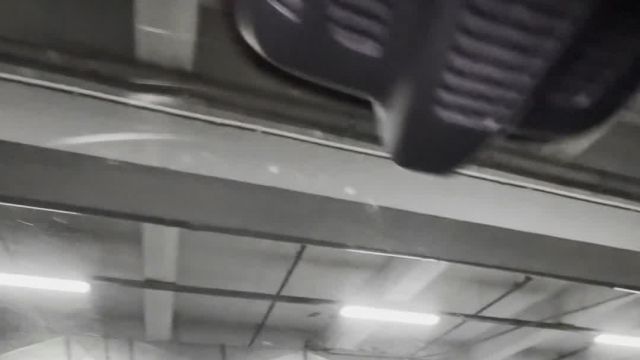 30.07 L044955 Mercedes-Benz E 200.MOV