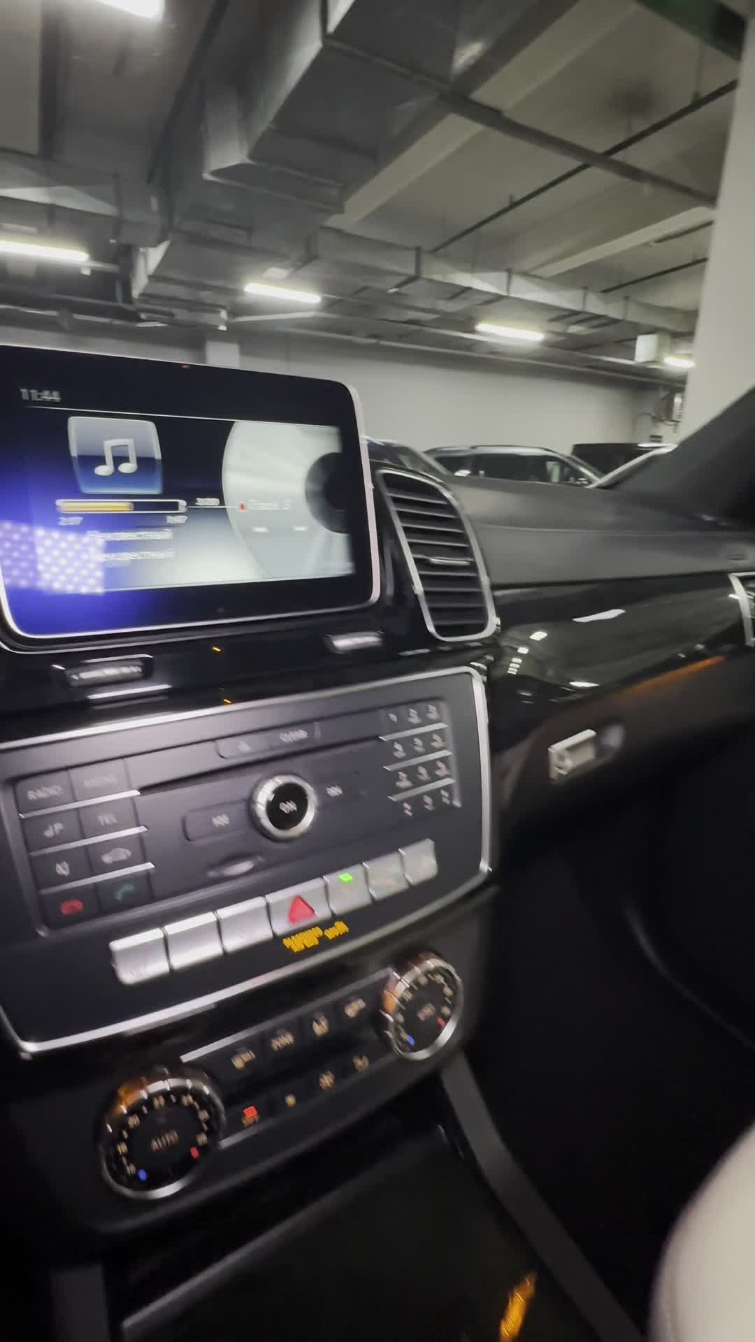 12.08 A129192 Mercedes-Benz GLE 350.MOV
