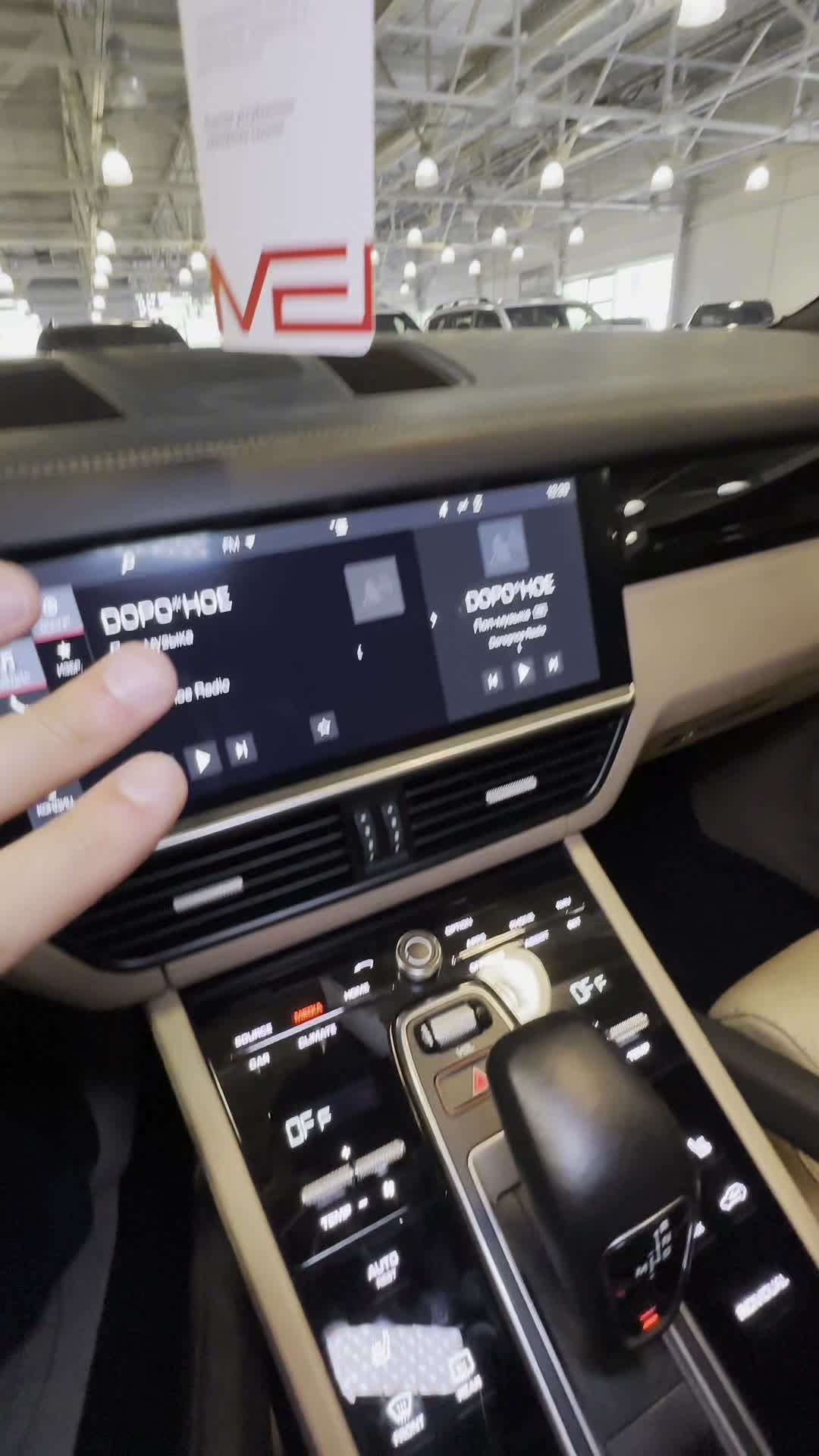 19.08 DA36431 Porsche Cayenne.MOV