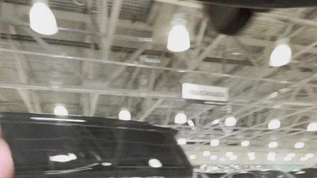 19.08 LB62899 Porsche Macan.MOV