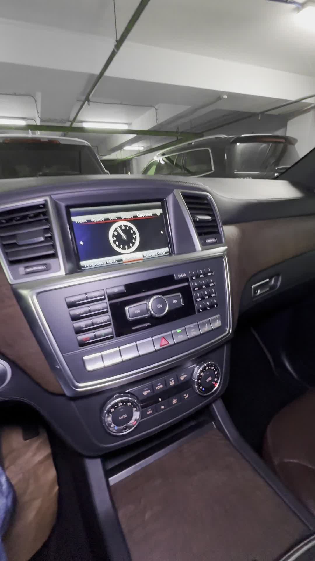 21.08 A451018 Mercedes-Benz ML.MOV