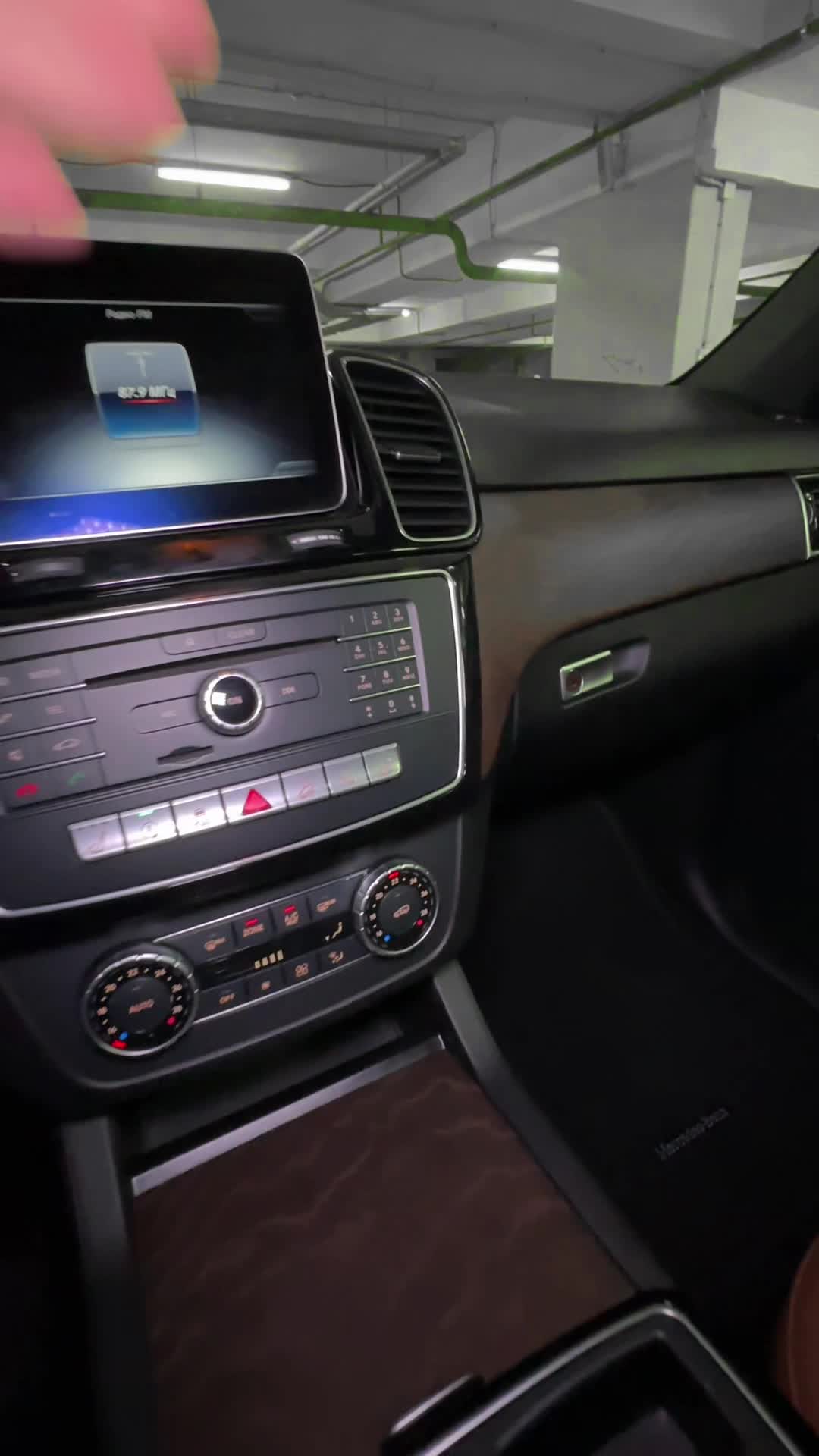10.09 B134665 Mercedes-Benz GLE.MOV