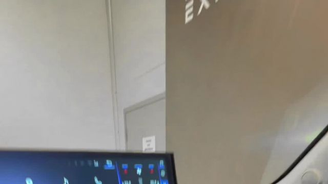 12.09 4222522 Toyota LC200.MOV