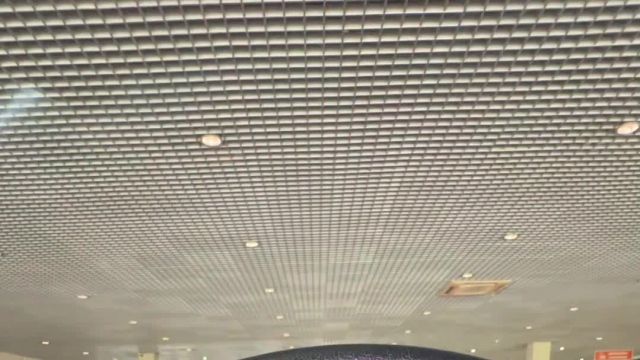 17.09 1905376 Toyota Hilux.MOV