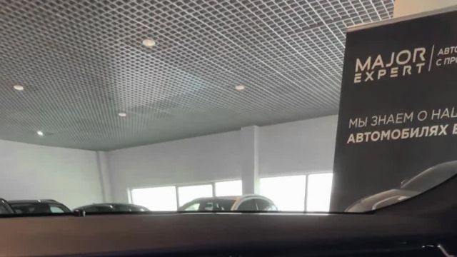 17.09 LA289202 Range Rover Velar.MOV