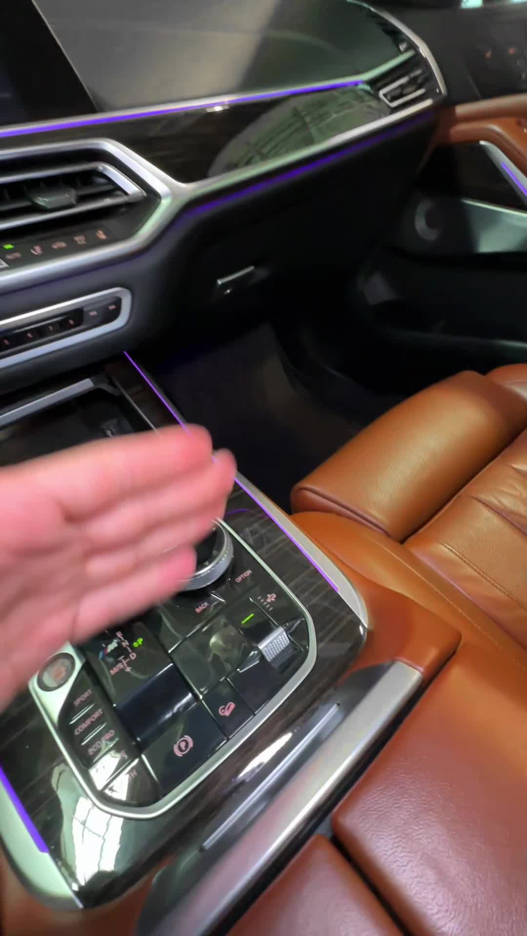 18.09 A30514 BMW X7.MOV