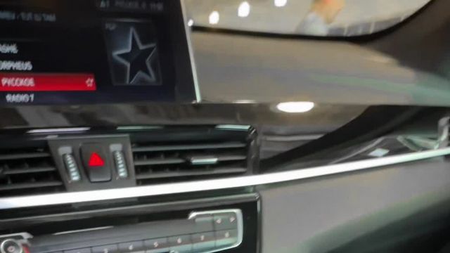 25.09 5U07470 BMW X1.MOV