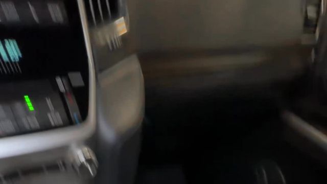 26.09 04248010 Toyota LC200.MOV