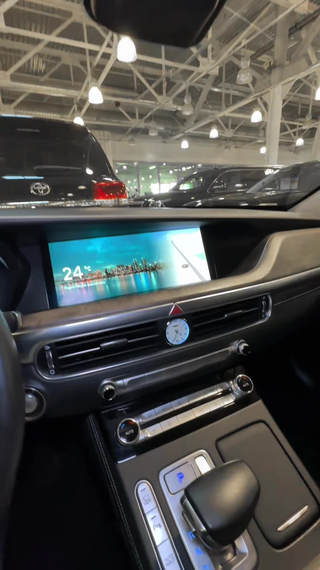 26.09 ADN0000644 Genesis G90.MOV